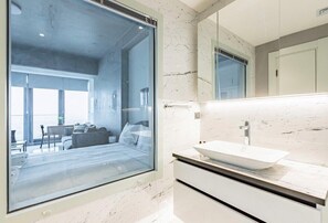 Hair dryer, towels - This apartment is a 0 bedroom(s), 1 bathrooms, located in Şişli, İstanbul. (Şişli)