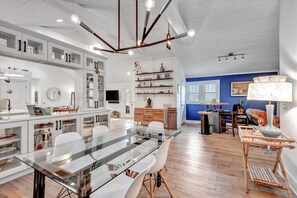 Interior - Stylish Cozy Cottage in East~10 min. to Broadway (Nashville)