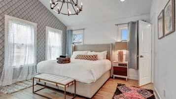 3 bedrooms, iron/ironing board, WiFi, bed sheets