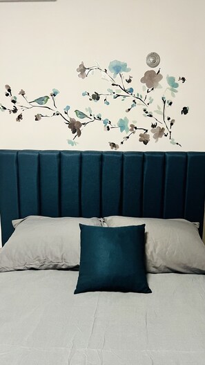 3 bedrooms, in-room safe, desk, WiFi