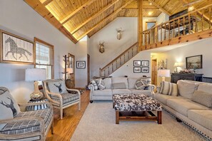 Smart TV, offices, computer monitors, printers - The Gathering Place  by Chatuge Home Concierge<br> Mountain View, View of Lake Chatuge (Hiawassee)