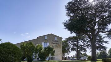 Fachada da propriedade