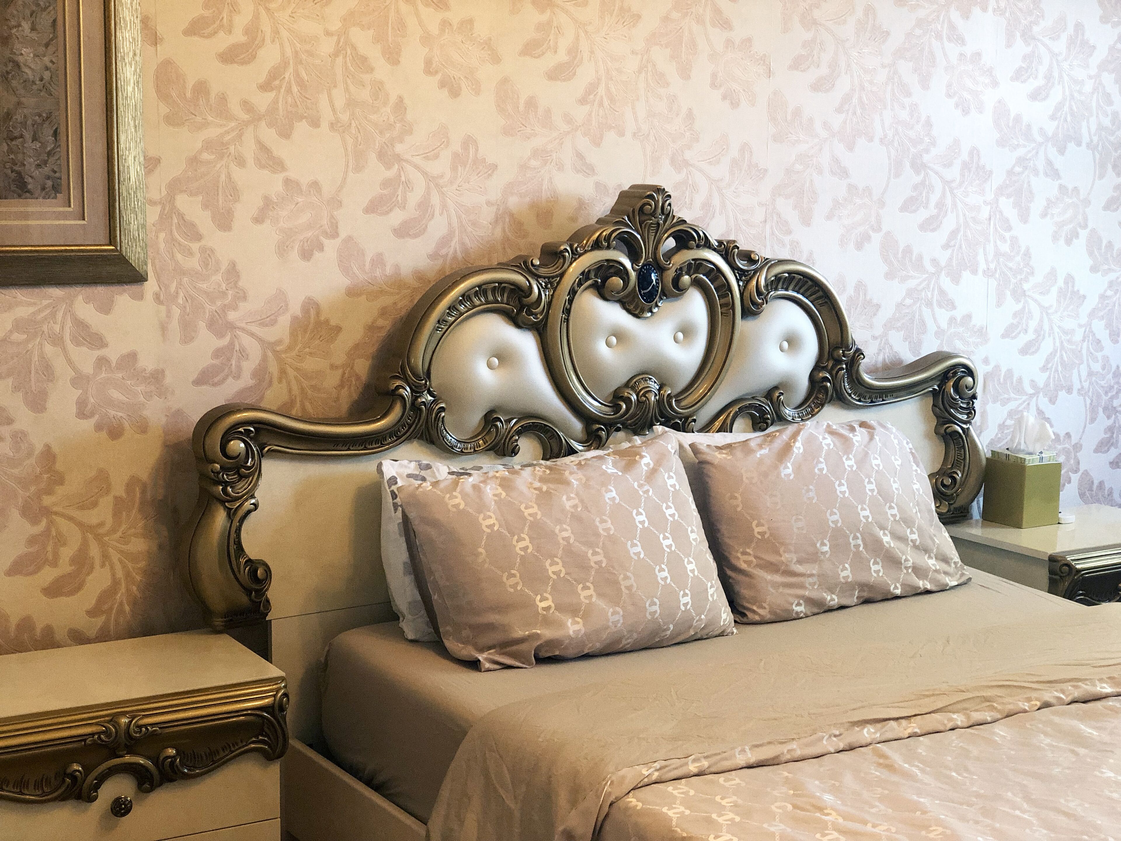 3 bedrooms, desk, iron/ironing board, travel crib