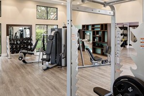 Fitness facility - Lovely La Jolla 1BR w/ Gym, W/D & Pool, nr bars & shops, by Blueground (San Diego)
