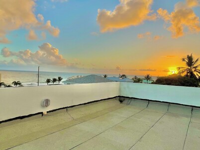 Tranquil 3 bedroom garden-view unit with direct access to the pool