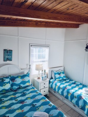 3 chambres, coffre-fort, fer et planche à repasser, lit de bébé portatif