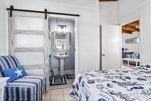 3 chambres, coffres-forts dans les chambres, fer et planche à repasser