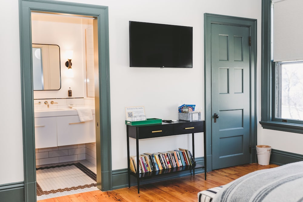 The Amelia Hudson by null