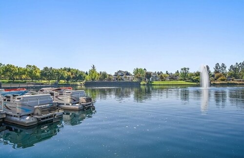 Lakefront + Pool - Wine Country Haven in Harveston