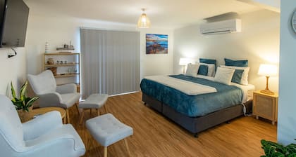 Delightful studio located in a koala corridor