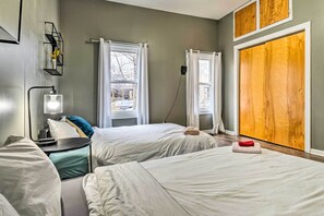 3 bedrooms, iron/ironing board, internet, bed sheets