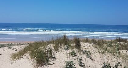 Apartment on golf course, 5-minute walk from ocean, sleeps 8, pool