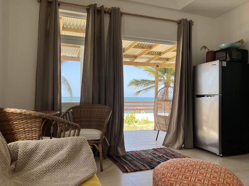 Casita del Mar Romantic Beach Retreat