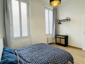 3 quartos, ferros/tábuas de passar roupa, Wi-Fi, roupa de cama