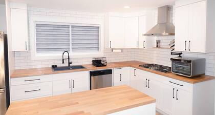 Beautiful quiet space located in the heart of Merritt suburbs.