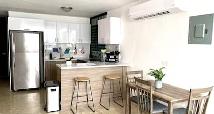 Big House 5 mins from the Beach, Relaxing, & Family Friendly!