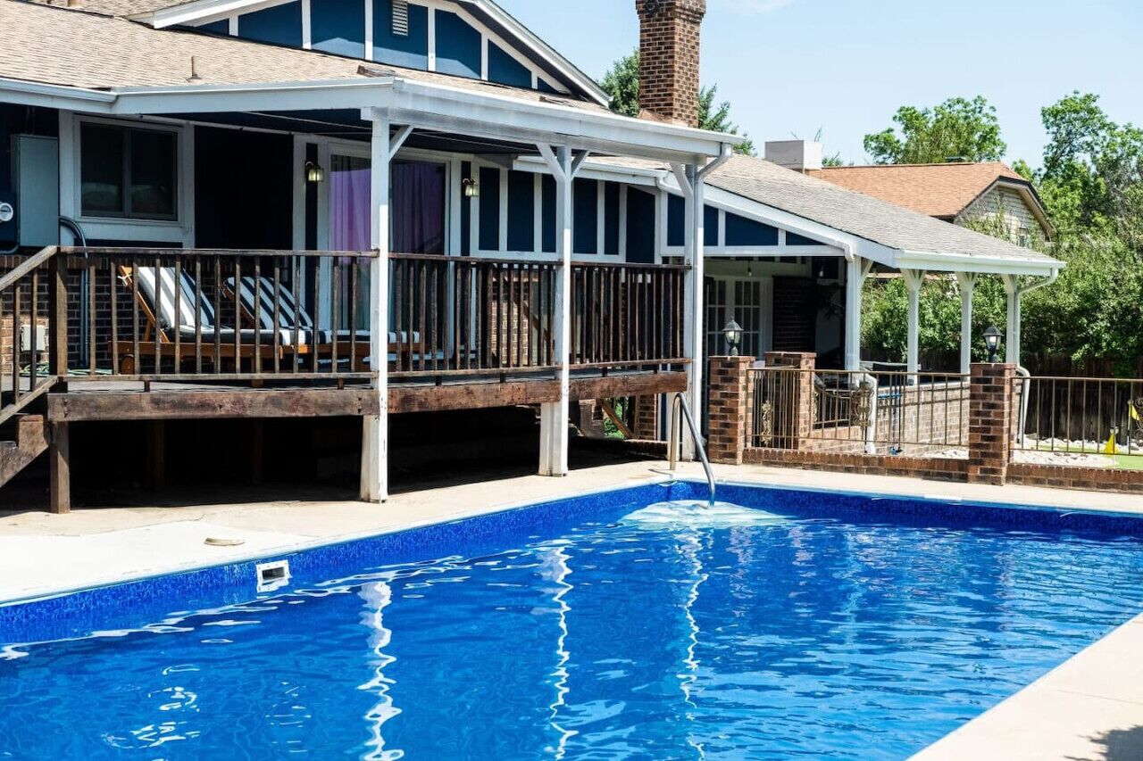 Salt Water Pool | Hot Tub | Karaoke | Mini Putt