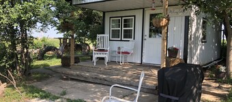 Mulberry Cottage Farm-Stay. A unique farm-stay in Southern Iowa