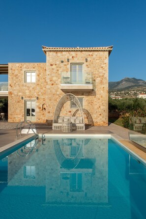 Villa | 2 bedrooms - Villa I I With Private Pool (West Mani)
