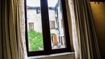 1 kamar tidur, setrika/meja setrika, dan Wi-Fi gratis