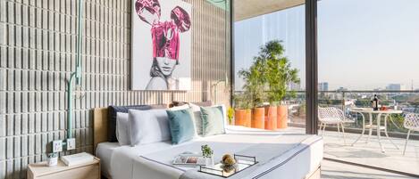 Premium Suite with Spectacular Balcony | Premium bedding, in-room safe, iron/ironing board, free WiFi