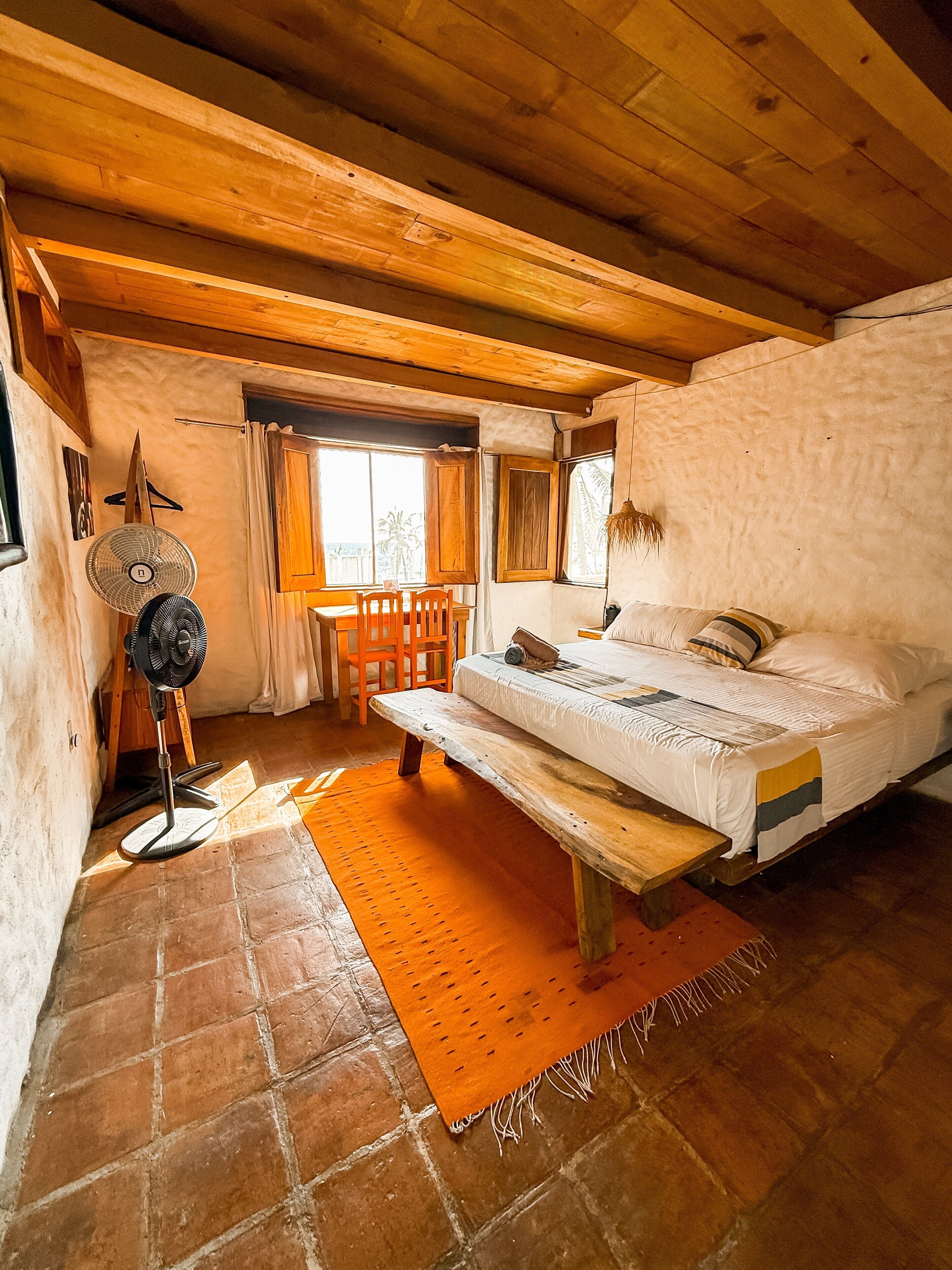 Premium Bungalow | Hypo-allergenic bedding, individually decorated, desk, laptop workspace