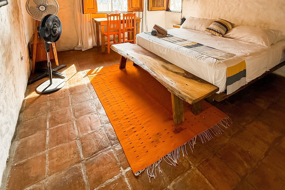 Premium Bungalow | Hypo-allergenic bedding, individually decorated, desk, laptop workspace