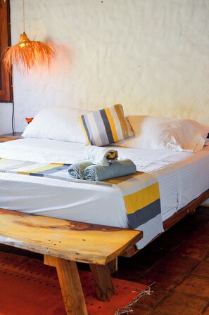 Bungalow – premium | Allergitestet sengetøy, individuelt dekorert og skrivebord