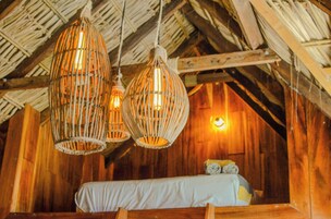 Deluxe Bungalow | Hypo-allergenic bedding, individually decorated, desk, laptop workspace