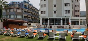 Seasonal outdoor pool - Palmira Hotel Kuşadası (Kusadasi)