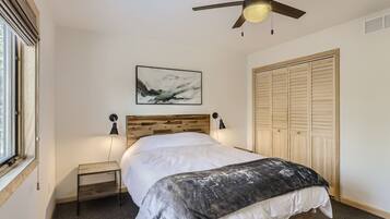 2 bedrooms, iron/ironing board, free WiFi, bed sheets