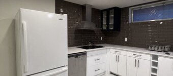 2 Bedroom Guest Suite • Central Calgary Near Airport & DT