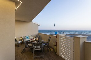 Outdoor dining - House on the beach - Ground Floor (Ispica)