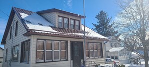 Exterior - Beautiful home located near Beautiful lake, parks & Aquatic center (Fox Lake)