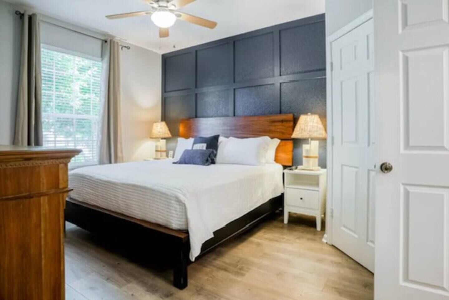 2 bedrooms, iron/ironing board, travel crib, WiFi (free)
