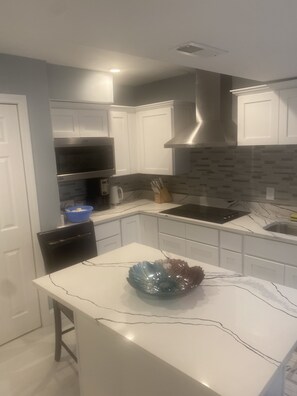 Microwave, dishwasher