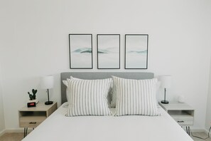 3 bedrooms, desk, iron/ironing board, travel cot