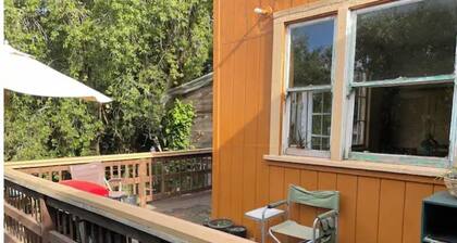 Creekside Cabin! Work Crews Welcome!