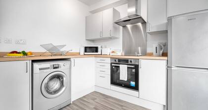 Luxury Two Bedroom Apartment - Parking - Smart TV