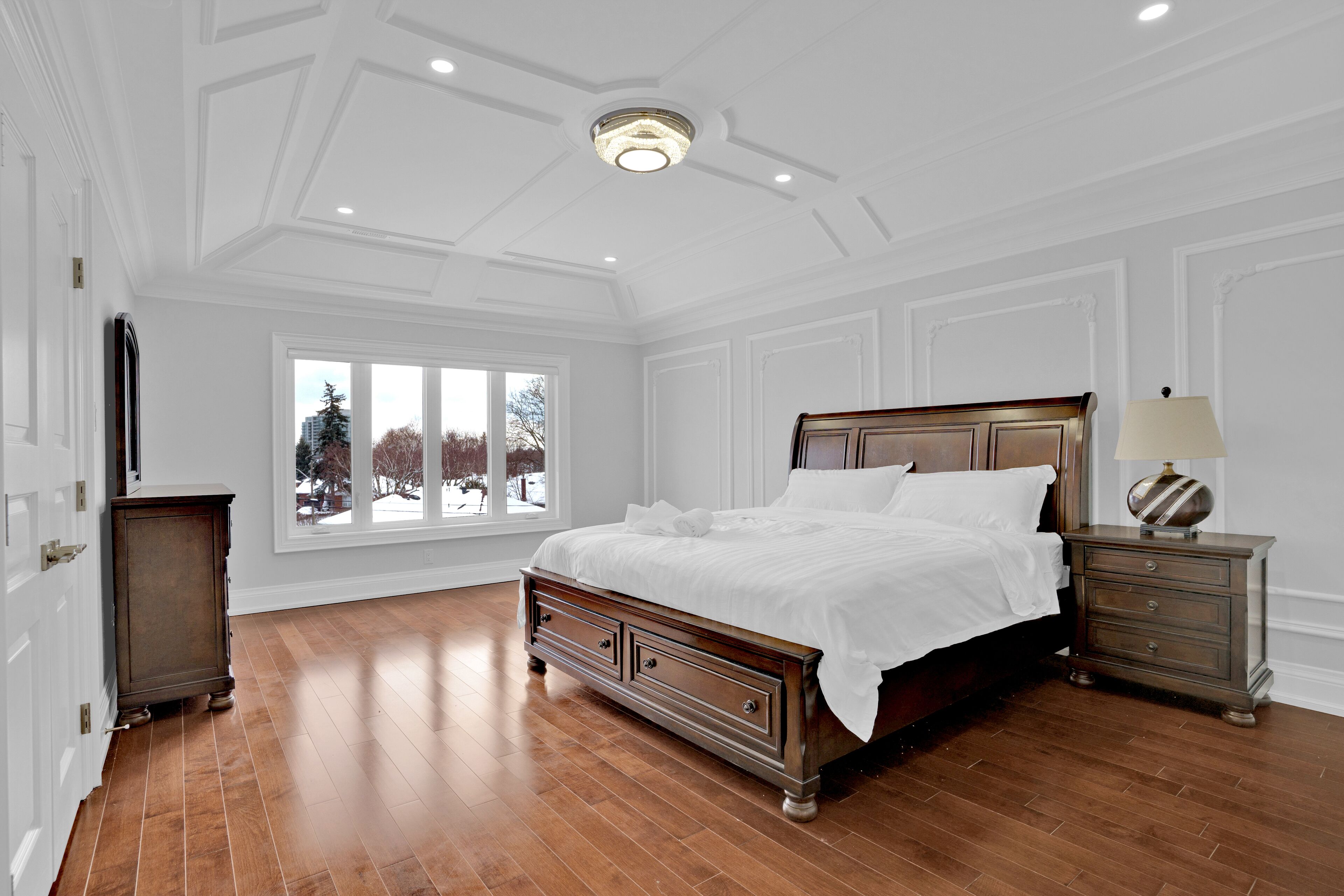 4 bedrooms, iron/ironing board, free WiFi, bed sheets