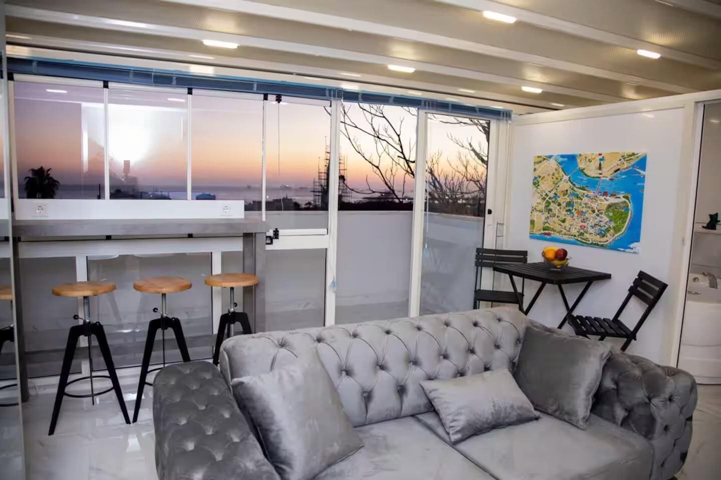 Basic Studio Suite | In-room safe, blackout curtains, iron/ironing board, free WiFi