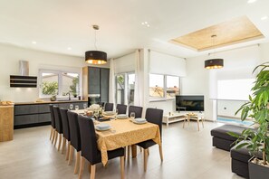 Dining - Villa Lotus with Heated Pool (Pula)