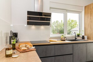 Fridge, oven, stovetop, dishwasher - Villa Lotus with Heated Pool (Pula)