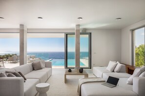 TV - Villa Dream Pearl with Heated Pool (Primošten)