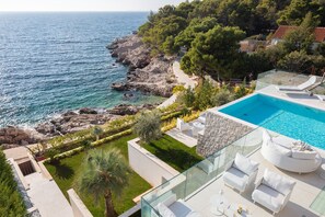 A heated pool - Villa Dream Pearl with Heated Pool (Primošten)
