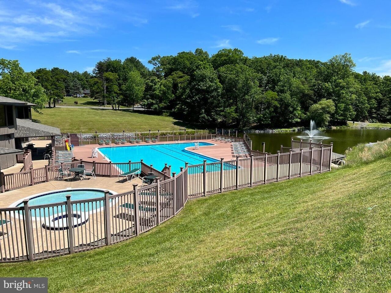 Piscine couverte, piscine extérieure