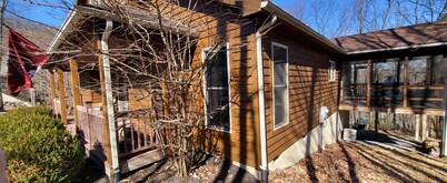 Luxurious Mountaintop Chalet / Cabin in 'The Woods Golf Resort':Access Amenities