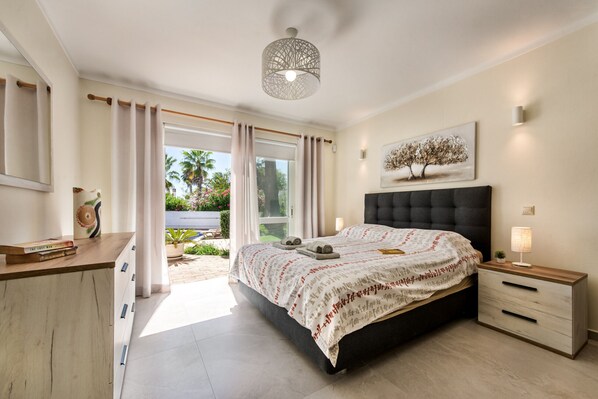 2 bedrooms, in-room safe, iron/ironing board, free WiFi - Casa Celina (Guia)