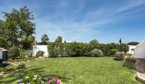 Property grounds - Casa Celina (Guia)