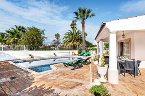 A heated pool - Casa Celina (Guia)